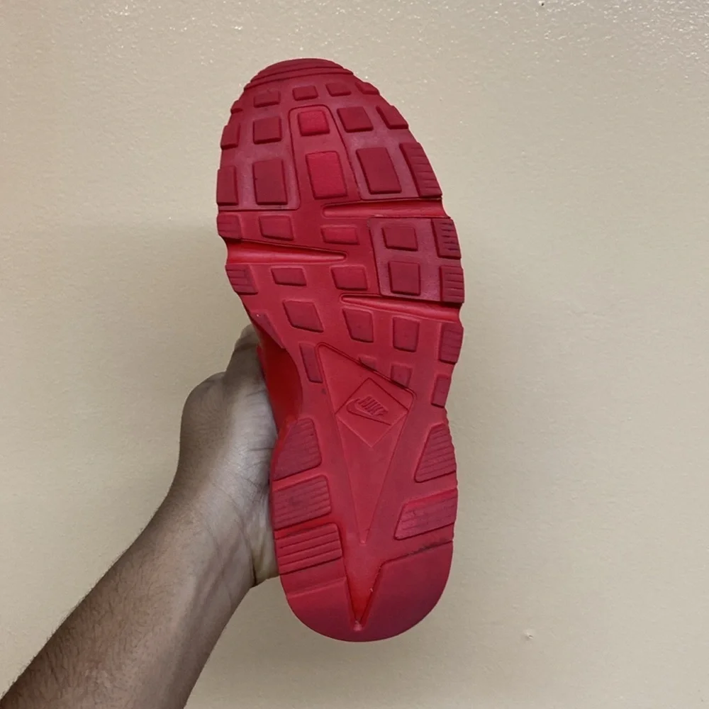 Nike Air Huarache “Triple Red”